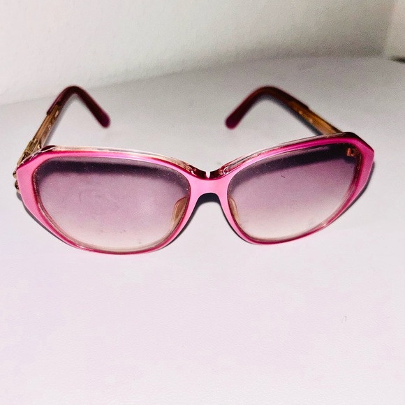 Celine oversized sunglasses in great condition. Check out my Celine Scarves!! - Picture 5 of 7